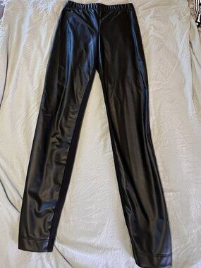 Old Navy Faux-Leather front-panel black leggings Size Medium